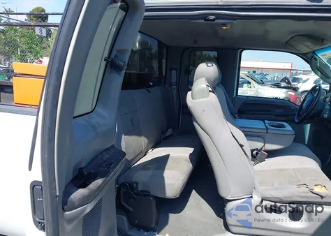 2005 Ford F-250 Lariat/Xl/Xlt from USA, damaged, VIN 1FTSX205X5EC81231